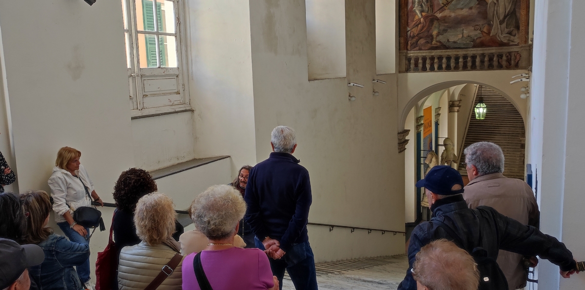 17_VisitaGuidataCentroStorico_15mag2023_gruppo_103110c-rid
