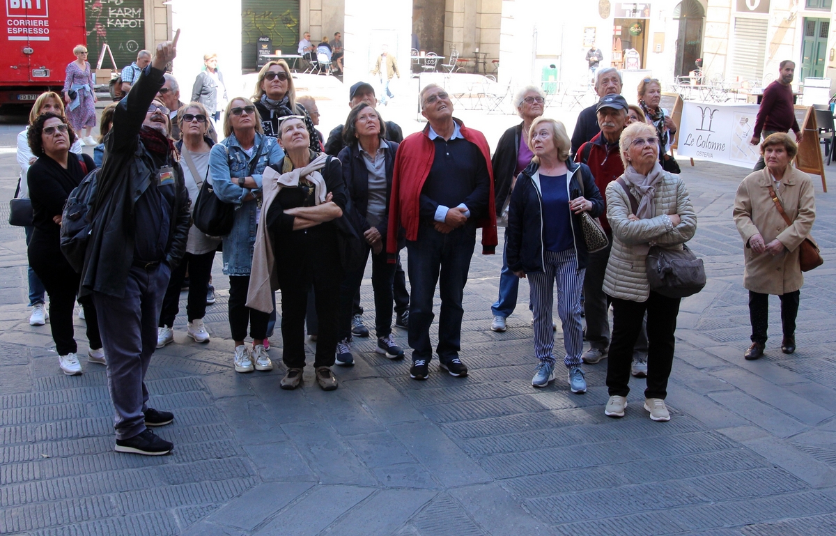 22_VisitaGuidataCentroStorico_15mag2023_gruppo_7169c-rid