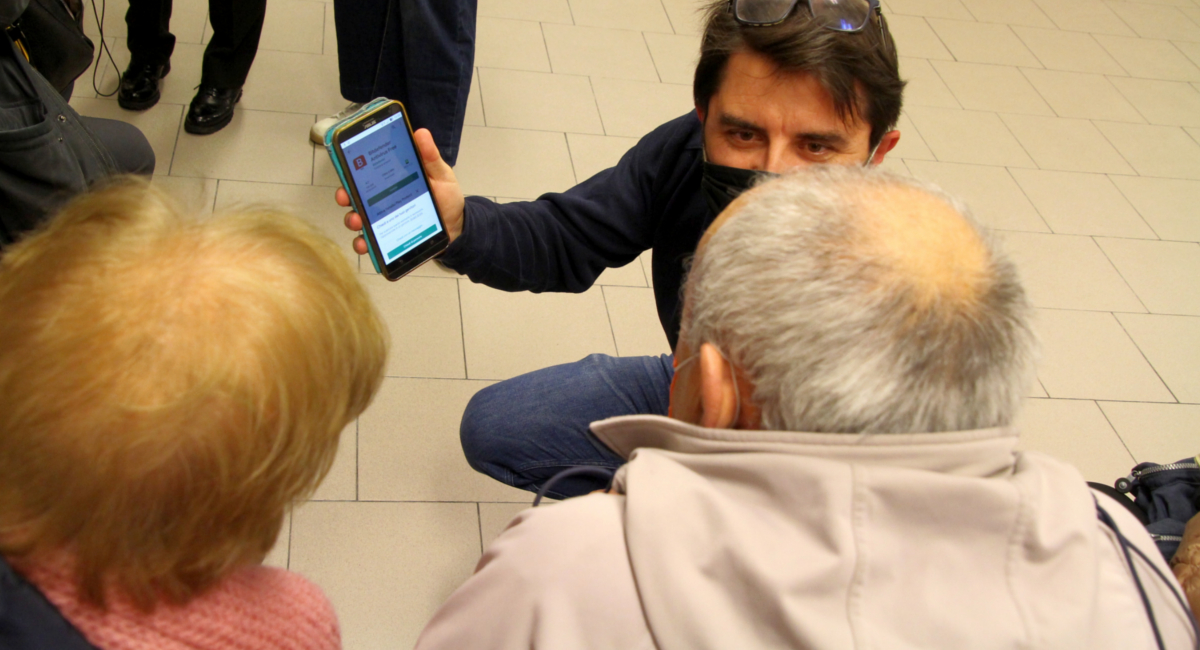 Laboratorio Smartphone per la Terza Età, che successo!!!